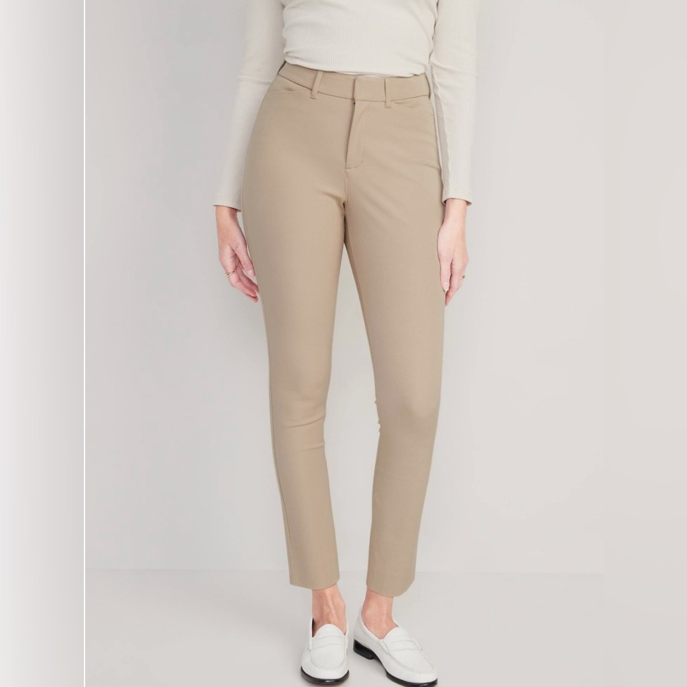 Old Navy High Rise Pixie Pants in Mocha Taffy, size 6